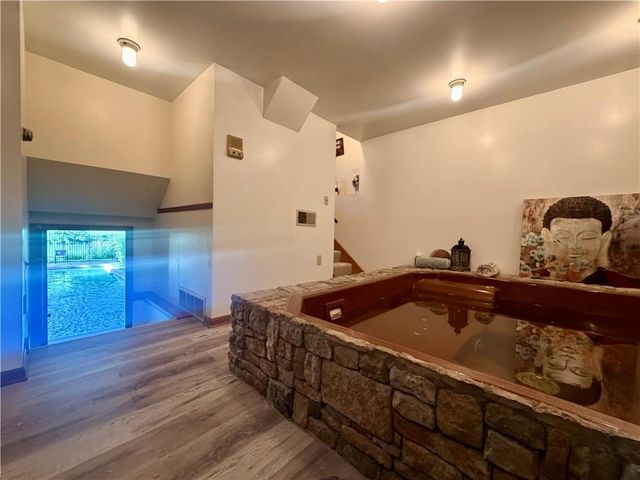 12926 W 76th Terrace, Shawnee, KS 66216