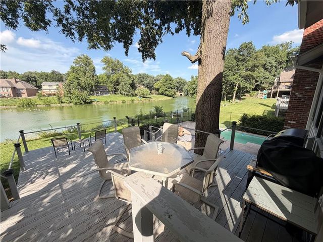 12926 W 76th Terrace, Shawnee, KS 66216
