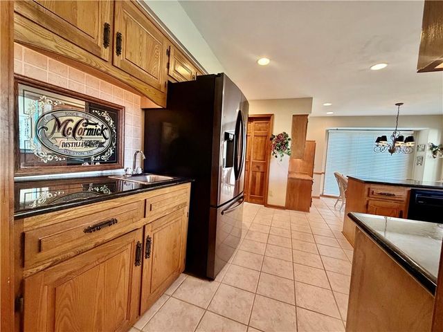 12926 W 76th Terrace, Shawnee, KS 66216