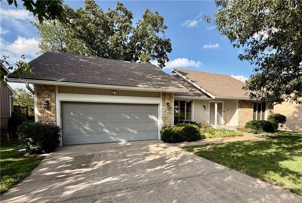 12926 W 76th Terrace, Shawnee, KS 66216