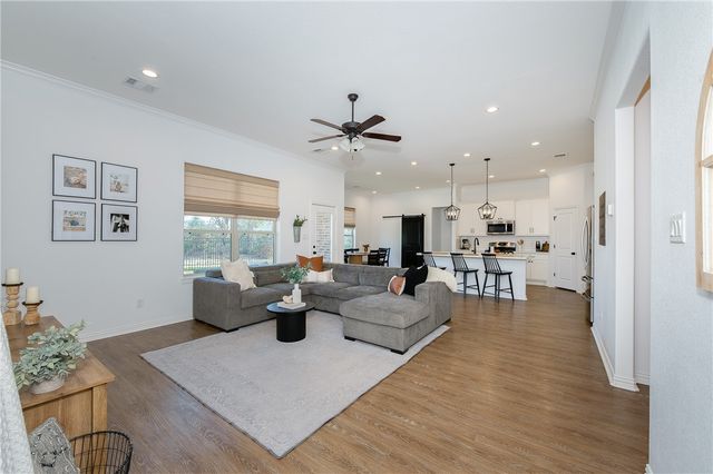 6344 Spartan Drive, College Station, TX 77845