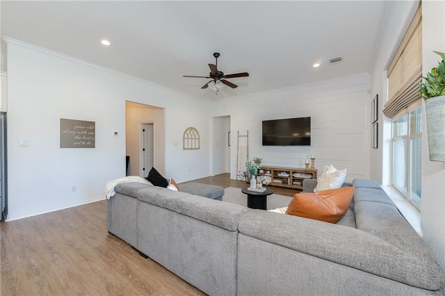 6344 Spartan Drive, College Station, TX 77845