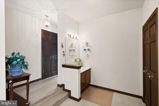 1398 PARK LAKE DR, Reston, VA 20190