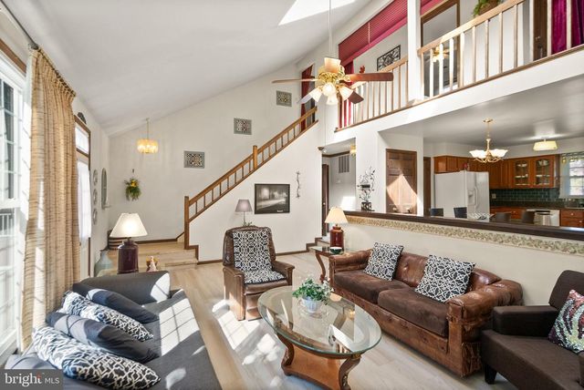 1398 PARK LAKE DR, Reston, VA 20190