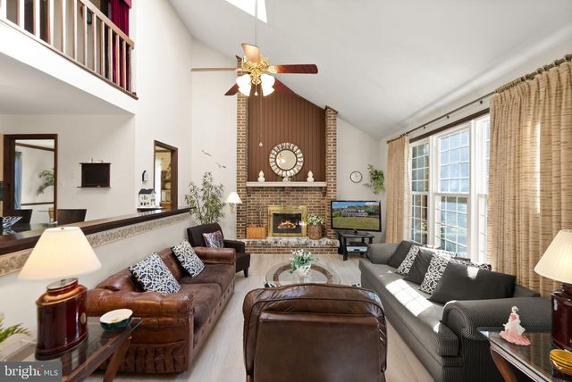 1398 PARK LAKE DR, Reston, VA 20190