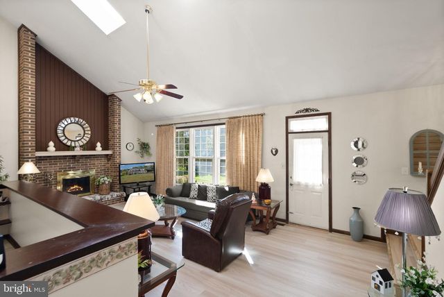 1398 PARK LAKE DR, Reston, VA 20190