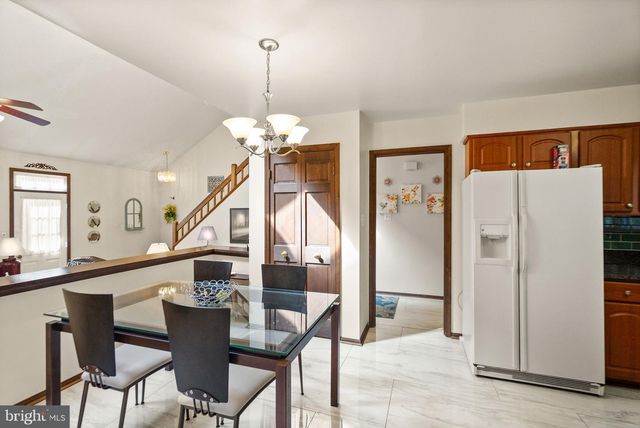 1398 PARK LAKE DR, Reston, VA 20190