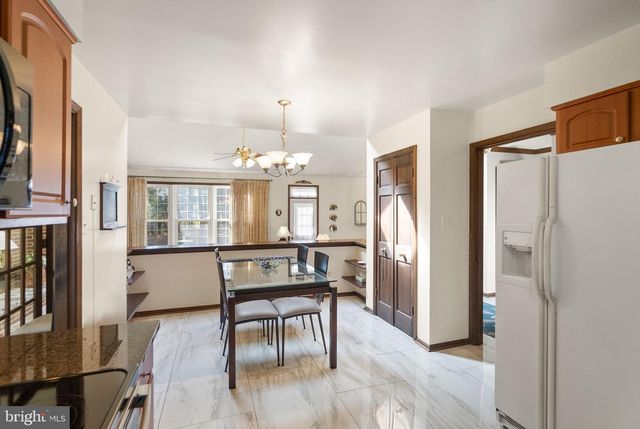 1398 PARK LAKE DR, Reston, VA 20190