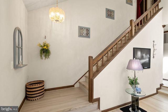 1398 PARK LAKE DR, Reston, VA 20190