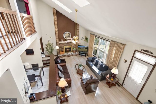 1398 PARK LAKE DR, Reston, VA 20190