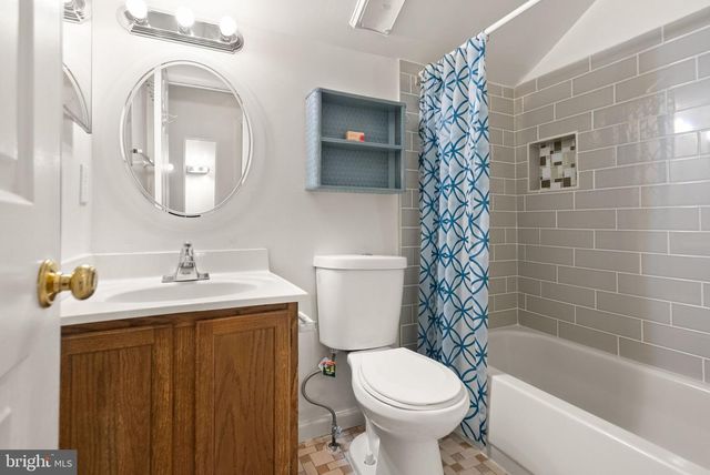 1398 PARK LAKE DR, Reston, VA 20190