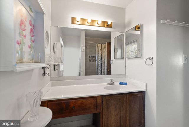 1398 PARK LAKE DR, Reston, VA 20190