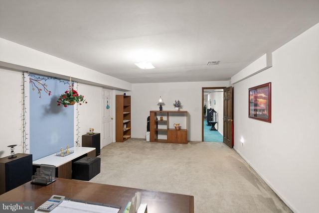 1398 PARK LAKE DR, Reston, VA 20190