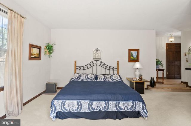 1398 PARK LAKE DR, Reston, VA 20190