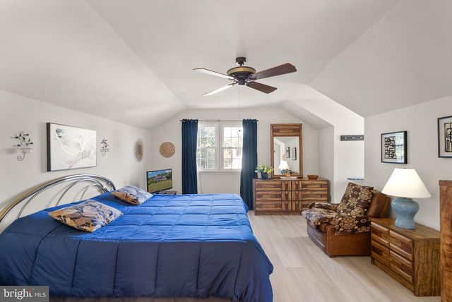 1398 PARK LAKE DR, Reston, VA 20190