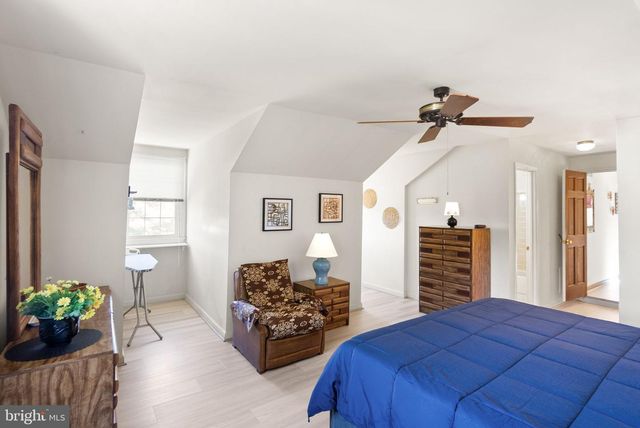 1398 PARK LAKE DR, Reston, VA 20190