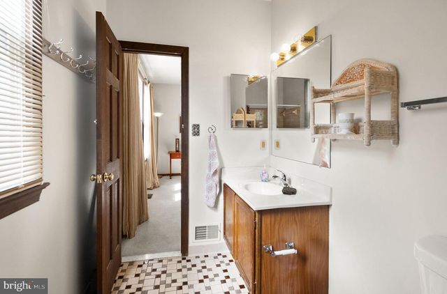 1398 PARK LAKE DR, Reston, VA 20190