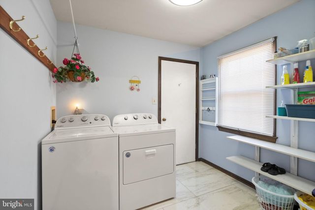 1398 PARK LAKE DR, Reston, VA 20190