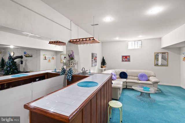 1398 PARK LAKE DR, Reston, VA 20190