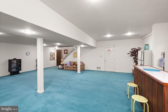 1398 PARK LAKE DR, Reston, VA 20190