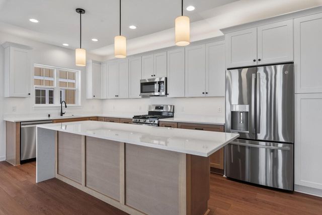 116 Luxembourg Brotherhood BOULEVARD, Belgium, WI 53004