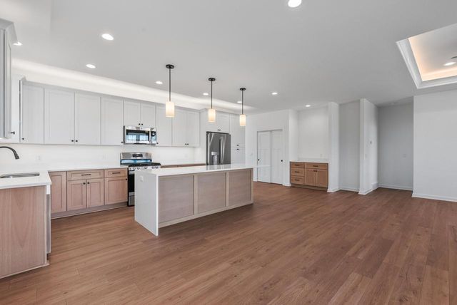 116 Luxembourg Brotherhood BOULEVARD, Belgium, WI 53004