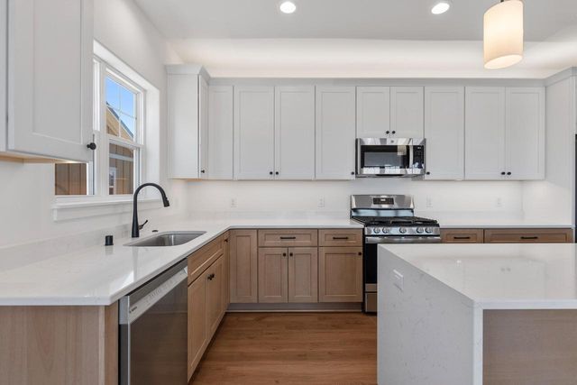 116 Luxembourg Brotherhood BOULEVARD, Belgium, WI 53004