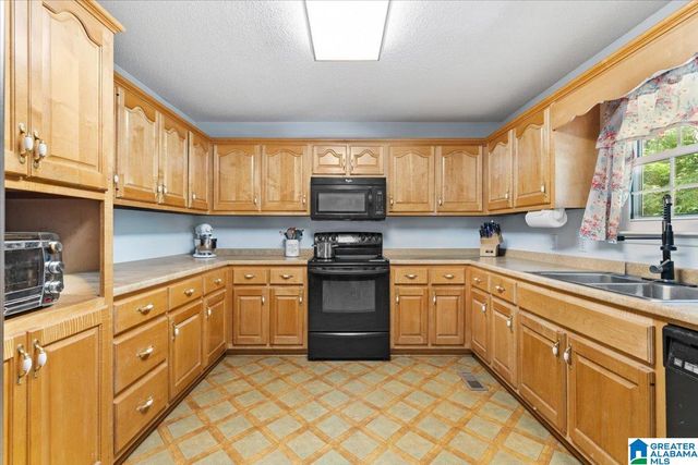 994 JAN STREET, Oneonta, AL 35121
