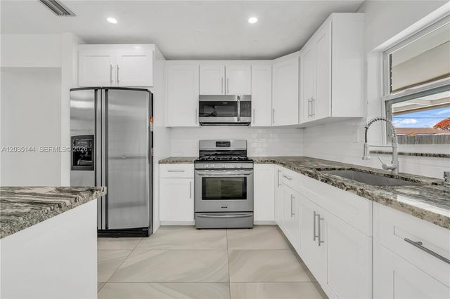 9982 SW 196th St, Cutler Bay, FL 33157