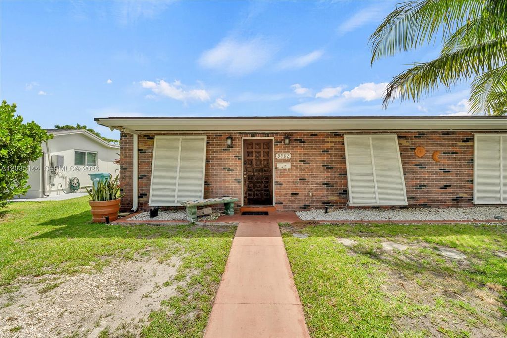 9982 SW 196th St, Cutler Bay, FL 33157