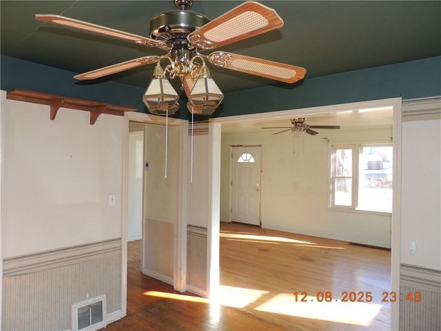 3228 S Cedar Avenue, Independence, MO 64052