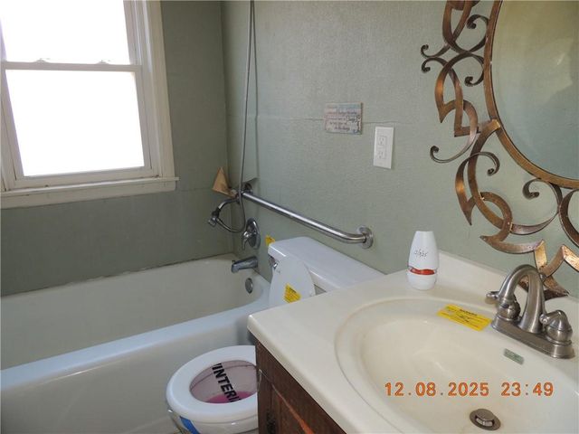 3228 S Cedar Avenue, Independence, MO 64052