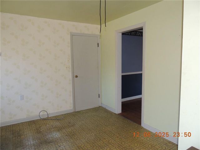 3228 S Cedar Avenue, Independence, MO 64052