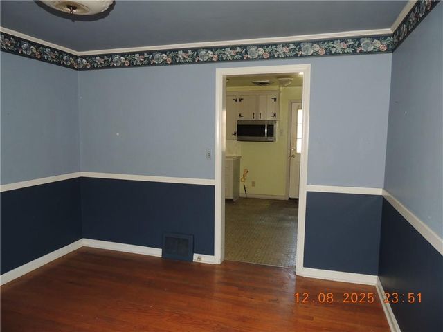 3228 S Cedar Avenue, Independence, MO 64052