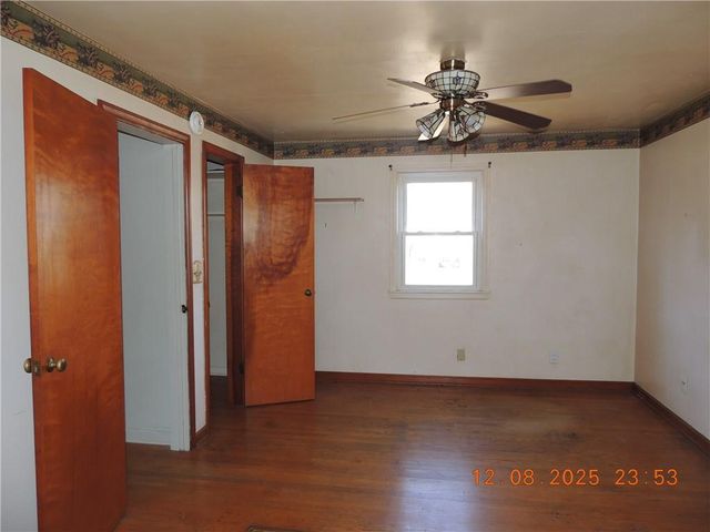 3228 S Cedar Avenue, Independence, MO 64052