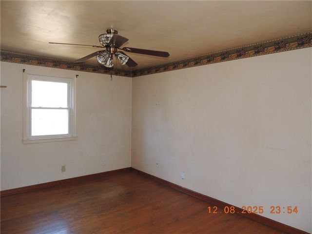 3228 S Cedar Avenue, Independence, MO 64052