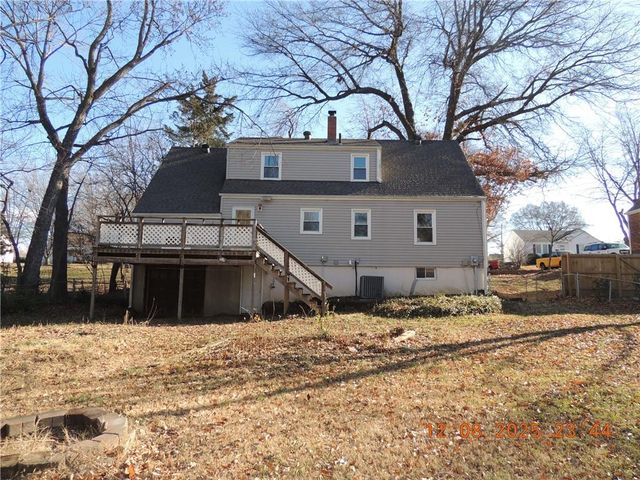 3228 S Cedar Avenue, Independence, MO 64052