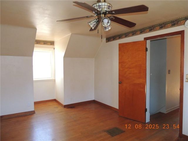 3228 S Cedar Avenue, Independence, MO 64052