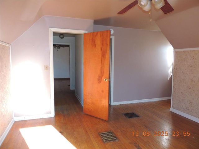 3228 S Cedar Avenue, Independence, MO 64052