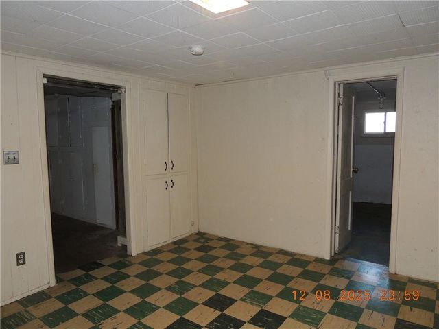 3228 S Cedar Avenue, Independence, MO 64052