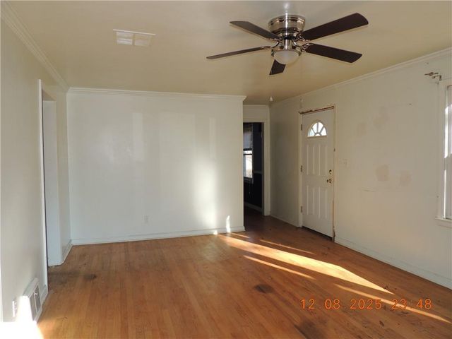 3228 S Cedar Avenue, Independence, MO 64052