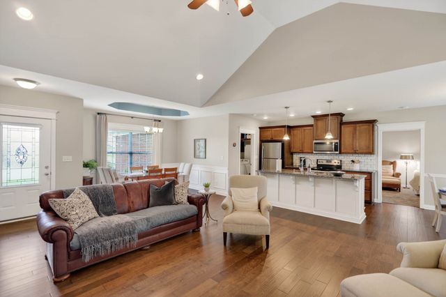 210 Claiborne Cir, Franklin, KY 42134