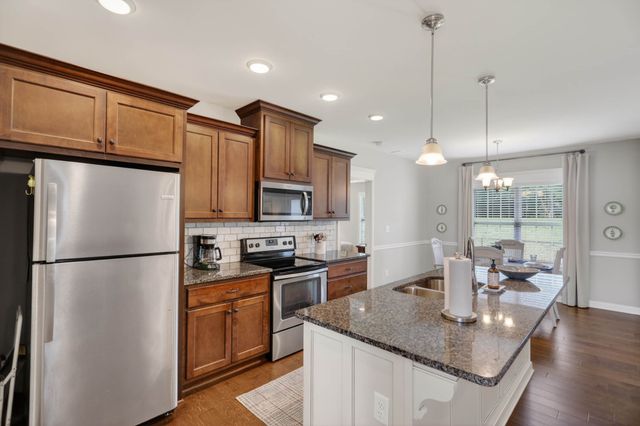 210 Claiborne Cir, Franklin, KY 42134