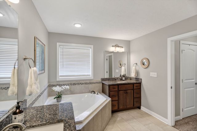 210 Claiborne Cir, Franklin, KY 42134