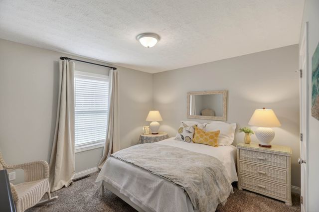 210 Claiborne Cir, Franklin, KY 42134