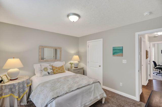 210 Claiborne Cir, Franklin, KY 42134