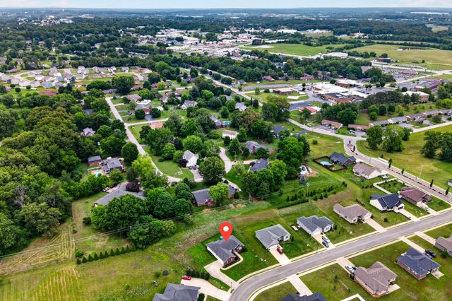 210 Claiborne Cir, Franklin, KY 42134