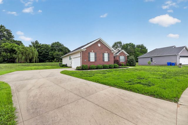 210 Claiborne Cir, Franklin, KY 42134