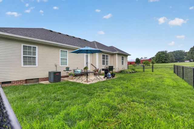 210 Claiborne Cir, Franklin, KY 42134