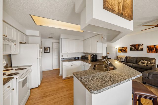 3019 Alcazar Place 107, Palm Beach Gardens, FL 33410